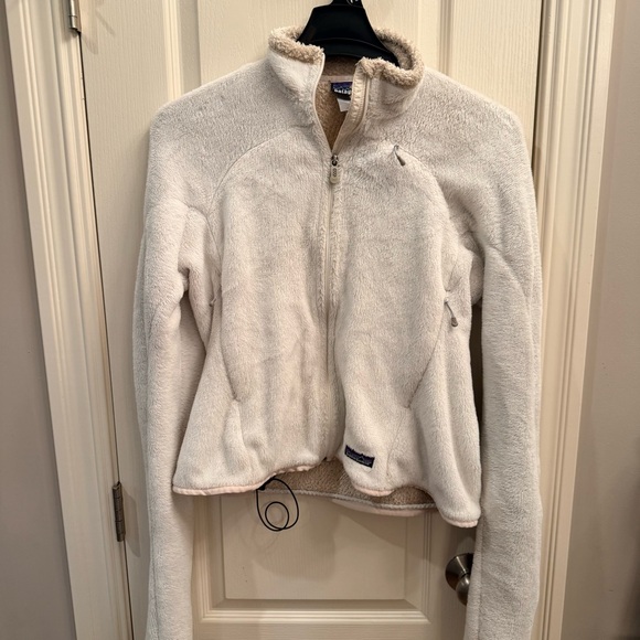 Patagonia Jackets & Blazers - Patagonia Women's R4 Off-White Teddy Jacket. Size Medium